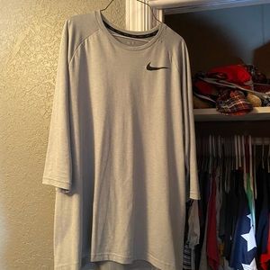 Quarter sleeve T-shirt